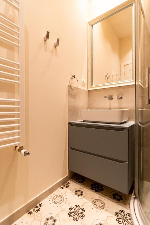 Black Gate - Quiet Studio In The Heart Of Old Town With Free Private Secured Parking Брашов Екстериор снимка